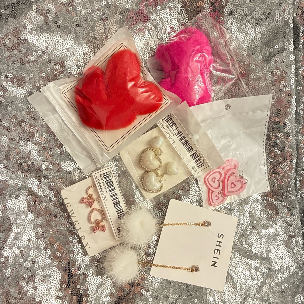 SHEIN Heart and Charm Jewelry Set in Red, Pink, and White